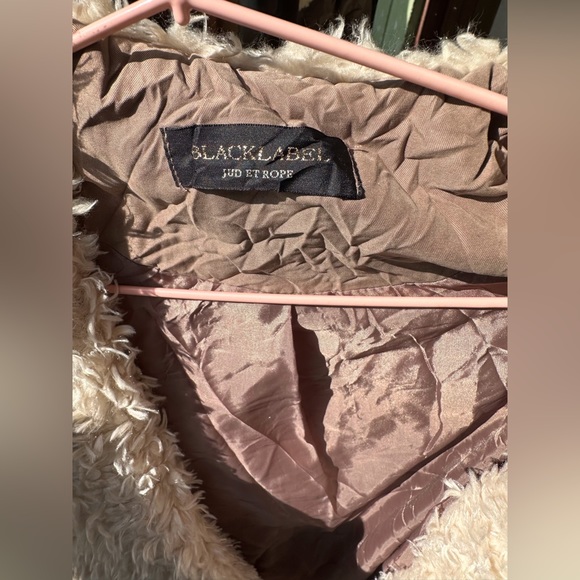 Fur coat - Picture 5 of 13